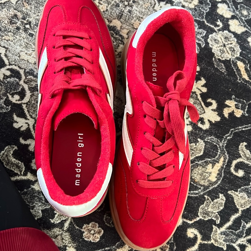 Madden Girl Mighty Sneaker